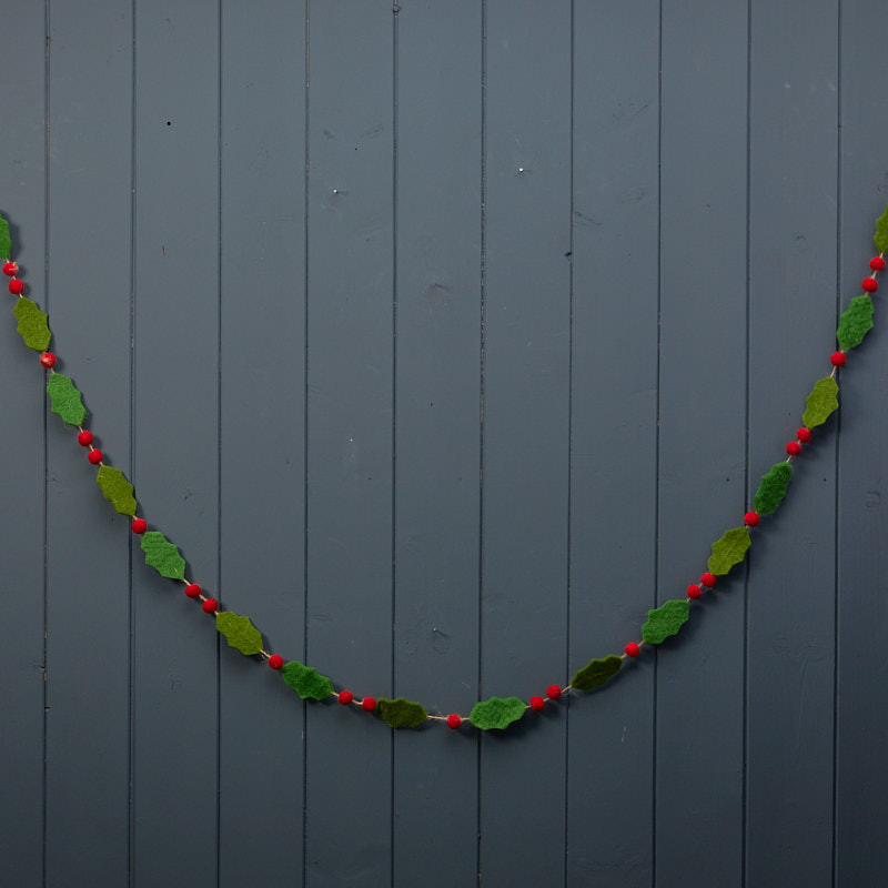 Green and Red Felt Holly Christmas Garland detail page